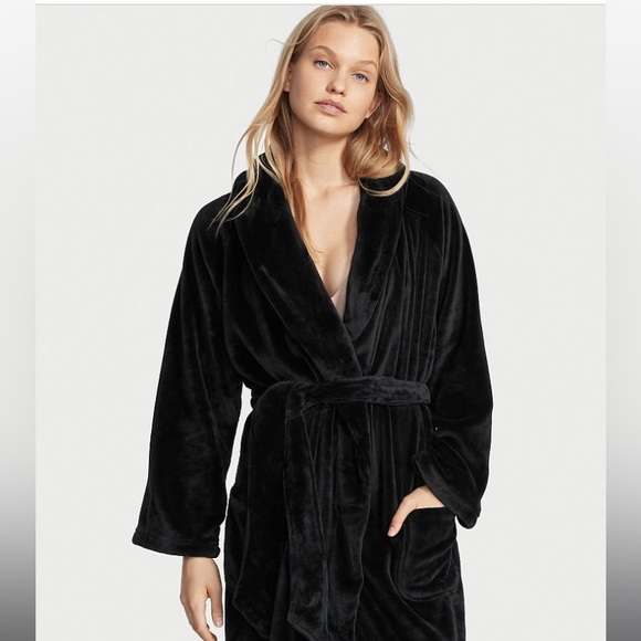 Victoria's Secret | Intimates & Sleepwear | Nwt Victorias Secret Logo ...